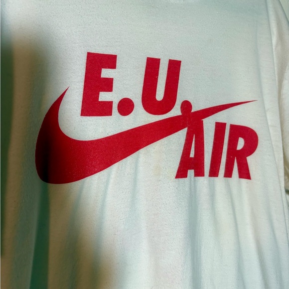 NIKE X EMOTIONALLY UNAVAILABLE White T-Shirt with Red Graphic - Picture 4 of 10
